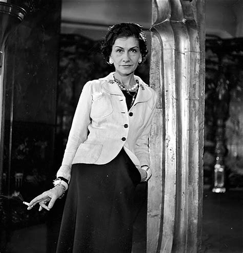 i primi abiti di coco chanel|Coco Chanel: la stilista che ha rivoluzionato la moda.